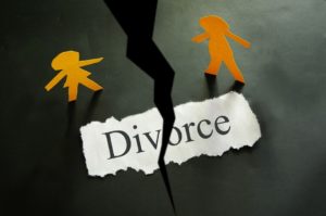 Hiring a Divorce Lawyer Can Help in Many Ways